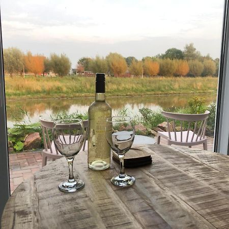 B&B Snurk Stiens, Fijn Verblijf Aan Open Vaarwater 外观 照片