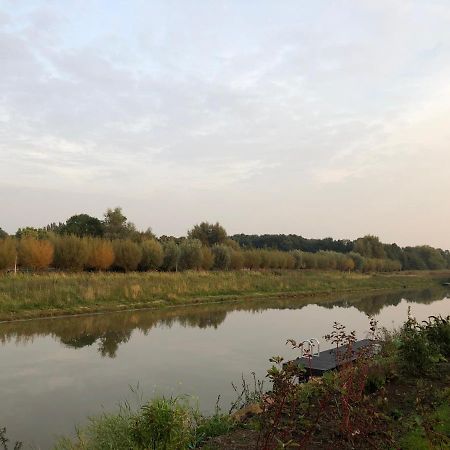 B&B Snurk Stiens, Fijn Verblijf Aan Open Vaarwater 外观 照片
