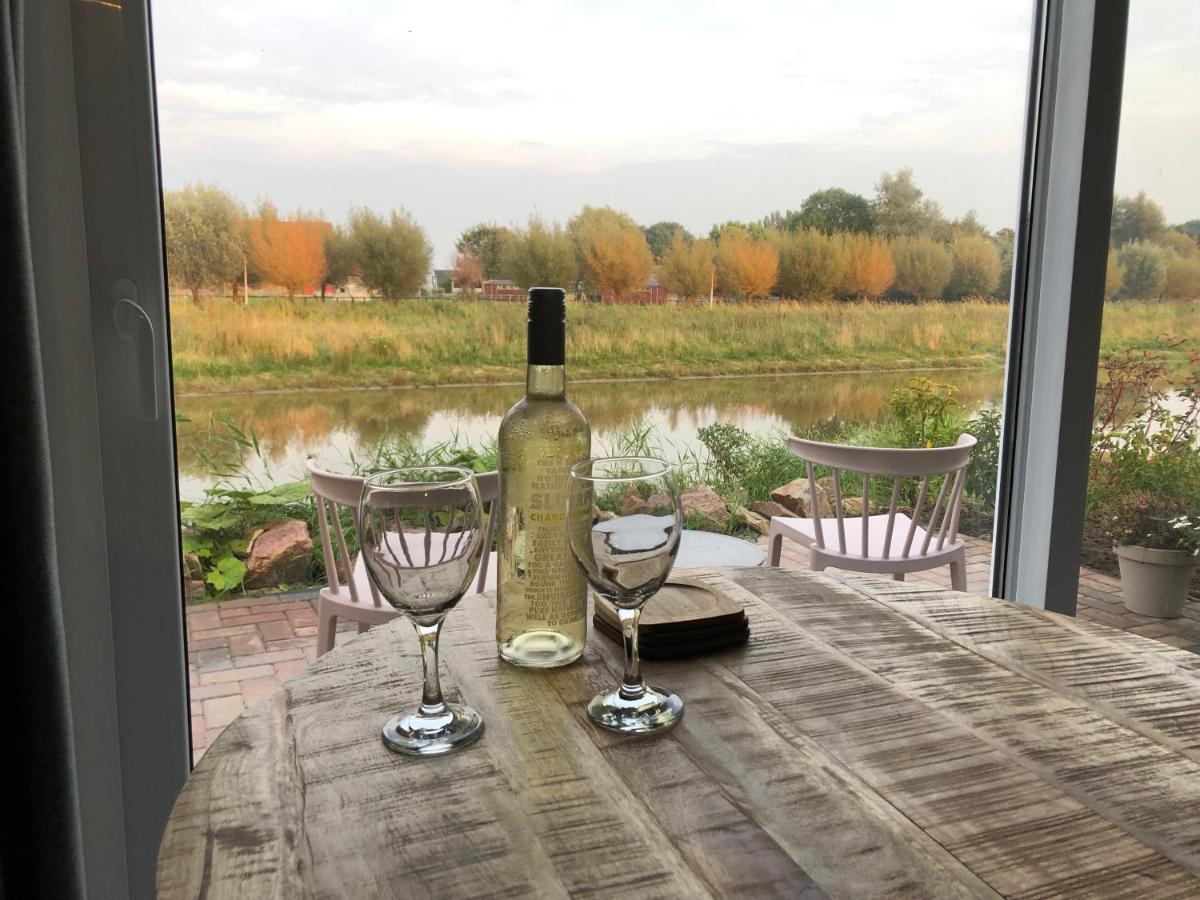 B&B Snurk Stiens, Fijn Verblijf Aan Open Vaarwater 外观 照片
