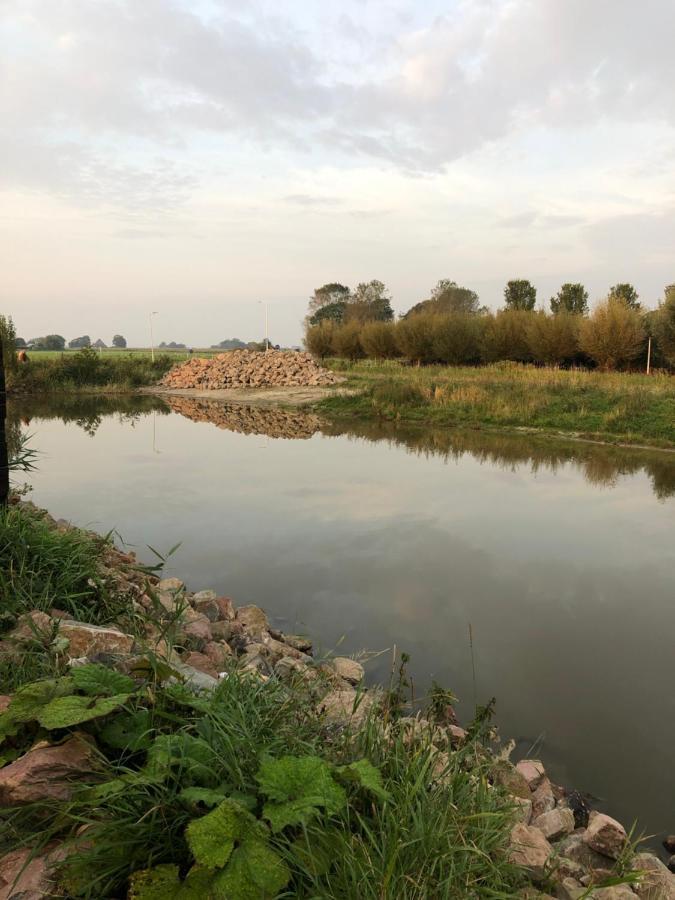 B&B Snurk Stiens, Fijn Verblijf Aan Open Vaarwater 外观 照片