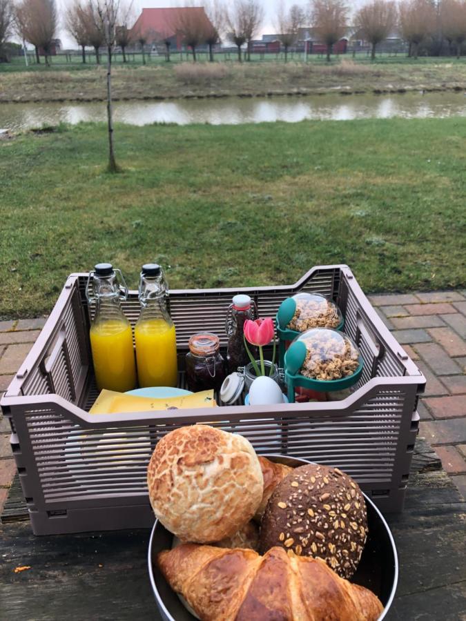 B&B Snurk Stiens, Fijn Verblijf Aan Open Vaarwater 外观 照片